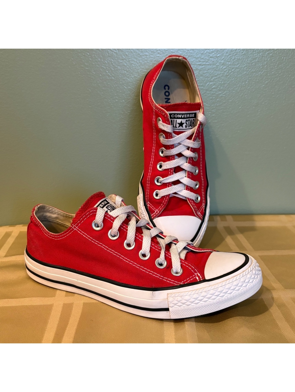 Converse low top red sneakers men’s 5 women’s 7